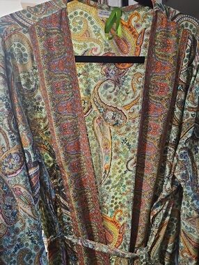 Silk , Light Green Paisley Kimono Wrap